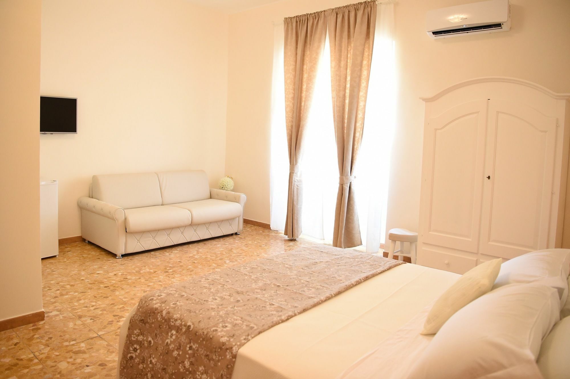 B&B Bonnes Suites Naples Exterior photo