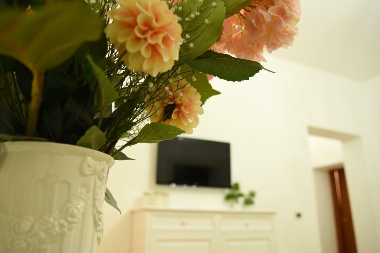 B&B Bonnes Suites Naples Exterior photo