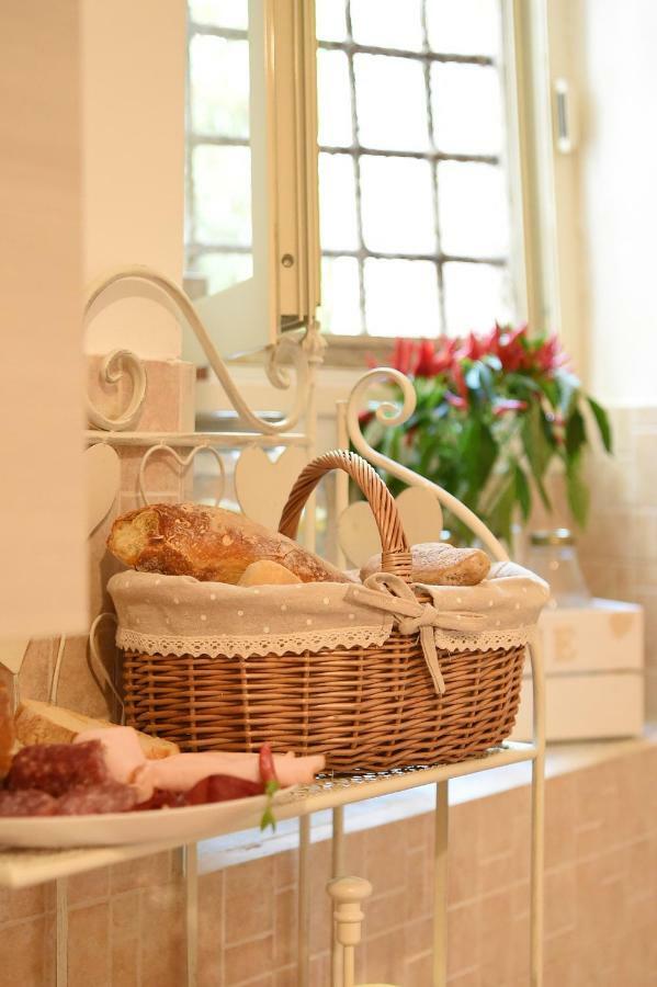 B&B Bonnes Suites Naples Exterior photo